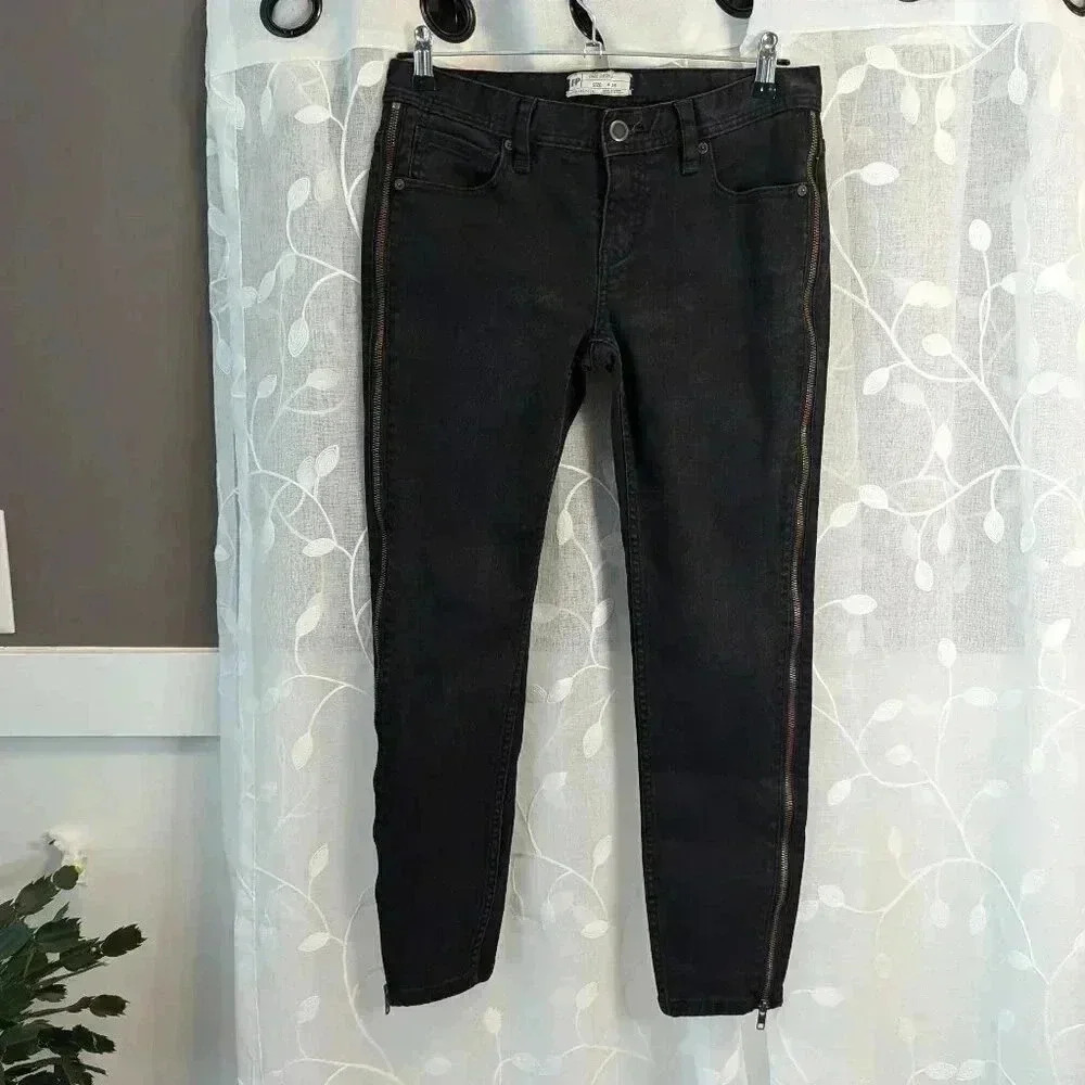 Free People Black Side Zip Slim Ankle Jeans, Size 28